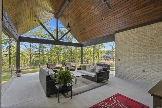 3945 Orchard Hill Drive, Conway, AR 72034