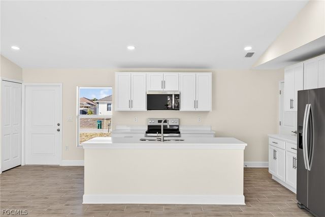 1110 NW 19th ST, Cape Coral, FL 33993