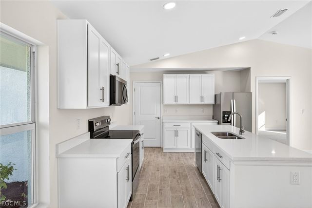 1110 NW 19th ST, Cape Coral, FL 33993