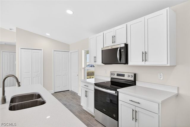 1110 NW 19th ST, Cape Coral, FL 33993