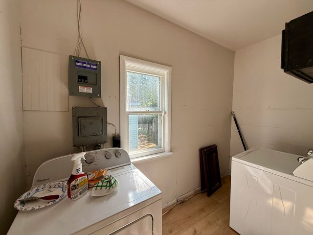 1872 Commerce Street, Muskegon, MI 49441