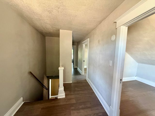 1872 Commerce Street, Muskegon, MI 49441