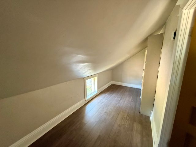 1872 Commerce Street, Muskegon, MI 49441