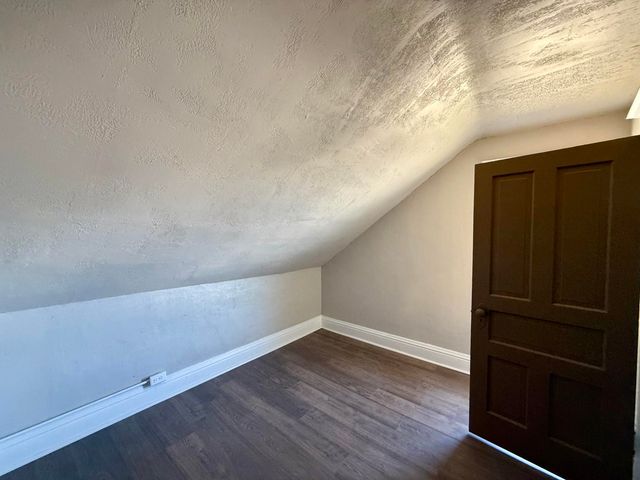 1872 Commerce Street, Muskegon, MI 49441