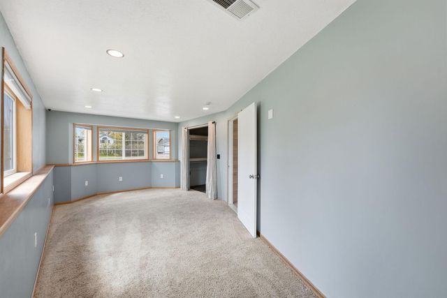 26173 Goodview Avenue, Wyoming, MN 55092