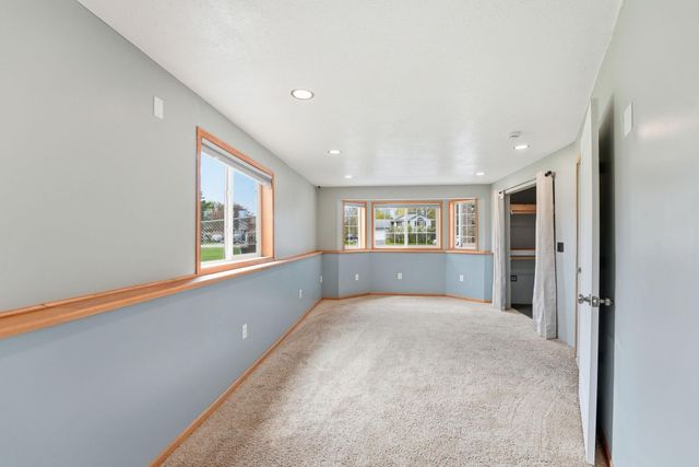 26173 Goodview Avenue, Wyoming, MN 55092