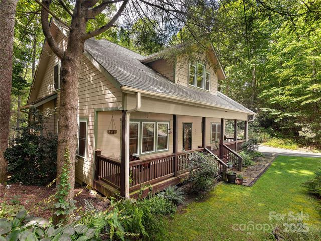 264 Charming Lane, Hendersonville, NC 28792