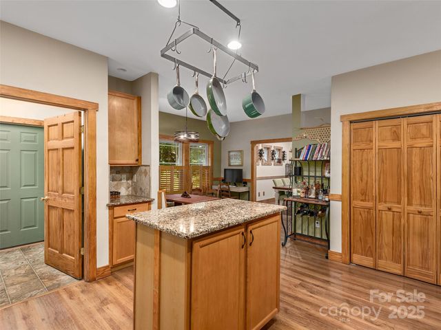 264 Charming Lane, Hendersonville, NC 28792