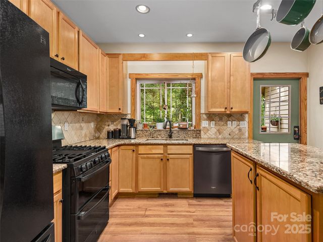 264 Charming Lane, Hendersonville, NC 28792