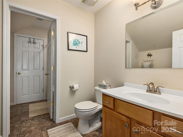 264 Charming Lane, Hendersonville, NC 28792