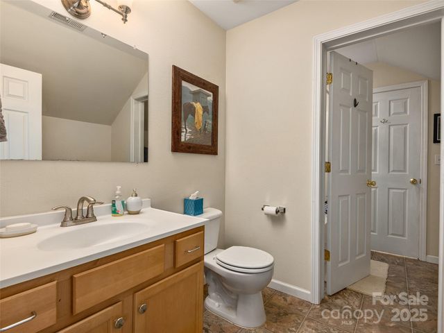264 Charming Lane, Hendersonville, NC 28792