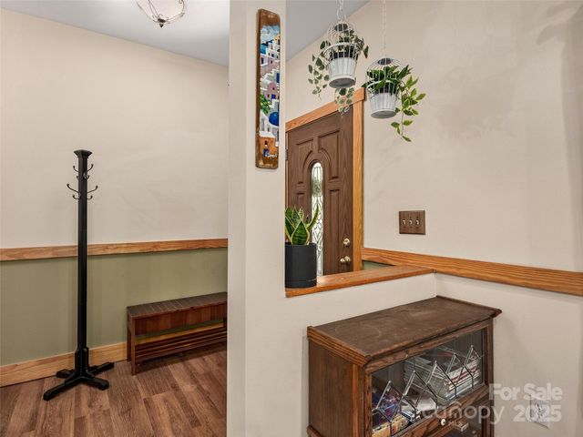 264 Charming Lane, Hendersonville, NC 28792