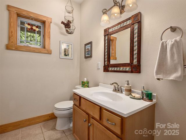 264 Charming Lane, Hendersonville, NC 28792