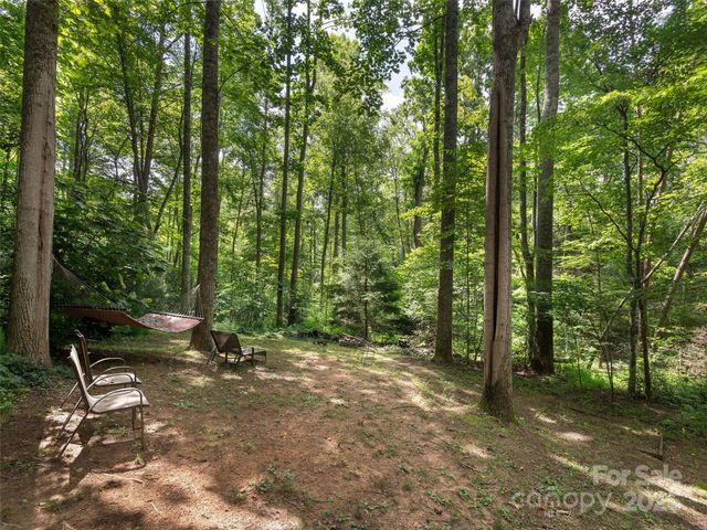 264 Charming Lane, Hendersonville, NC 28792