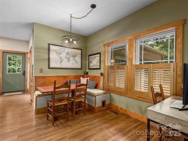 264 Charming Lane, Hendersonville, NC 28792