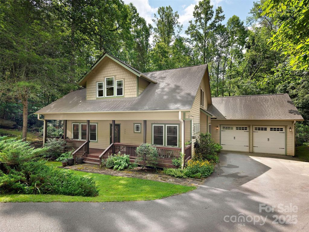 264 Charming Lane, Hendersonville, NC 28792