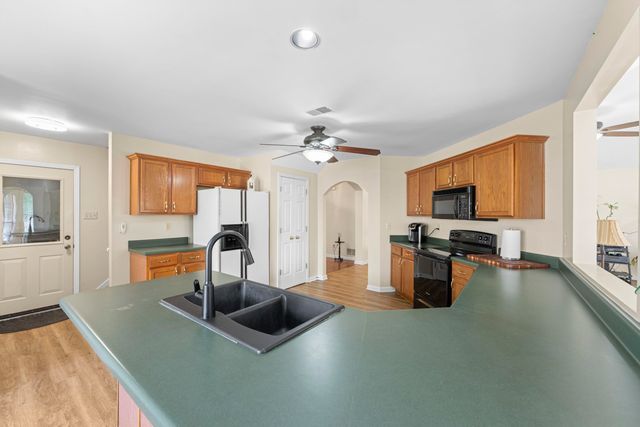 6767 BEAGLE RUN LN, Bartlett, TN 38135