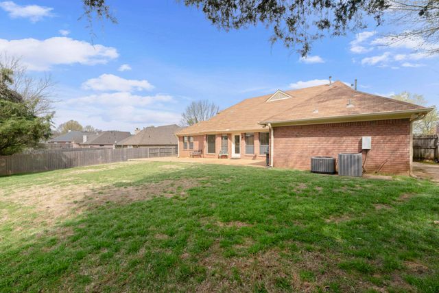 6767 BEAGLE RUN LN, Bartlett, TN 38135