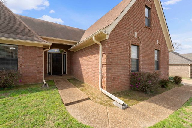 6767 BEAGLE RUN LN, Bartlett, TN 38135