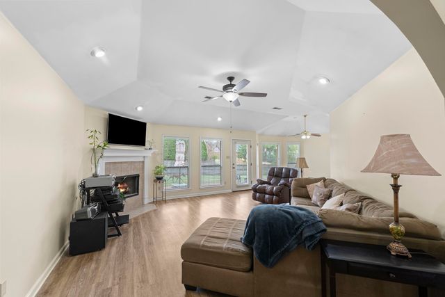 6767 BEAGLE RUN LN, Bartlett, TN 38135