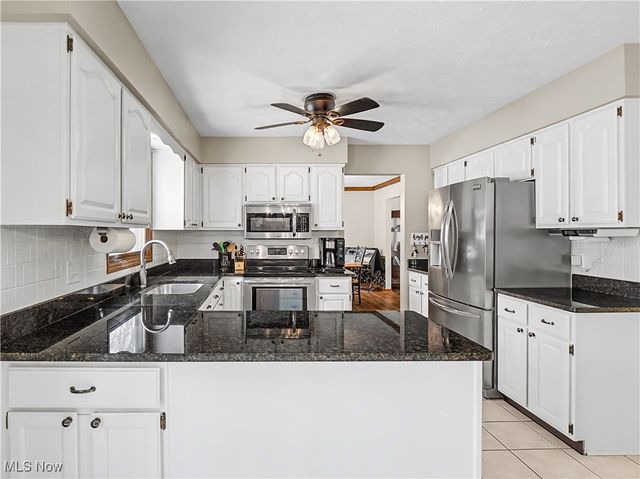 8538 Wedgewood Court, Olmsted Twp, OH 44138