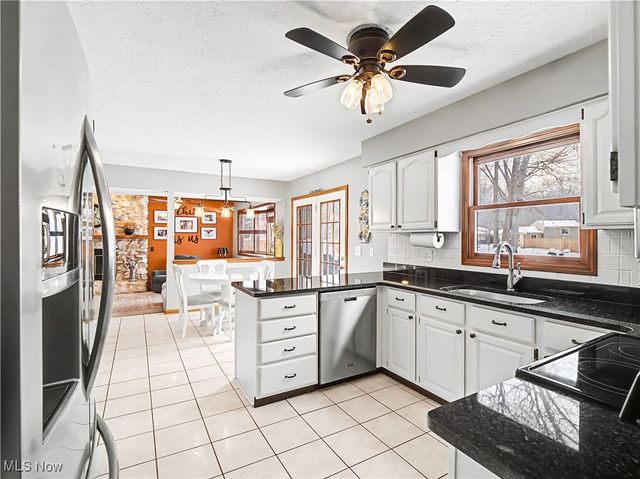 8538 Wedgewood Court, Olmsted Twp, OH 44138