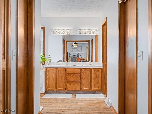 8538 Wedgewood Court, Olmsted Twp, OH 44138