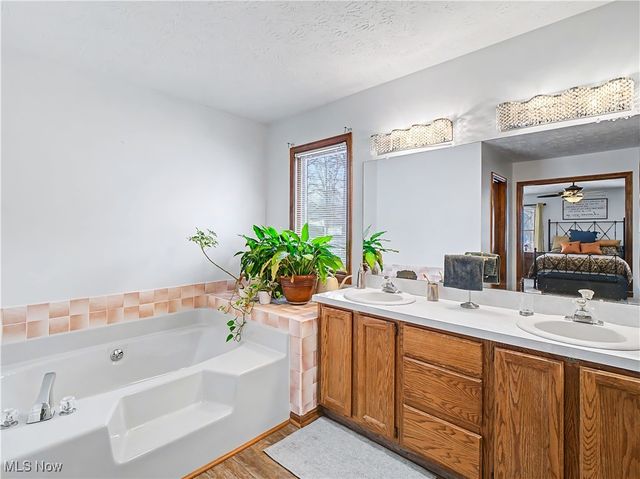 8538 Wedgewood Court, Olmsted Twp, OH 44138