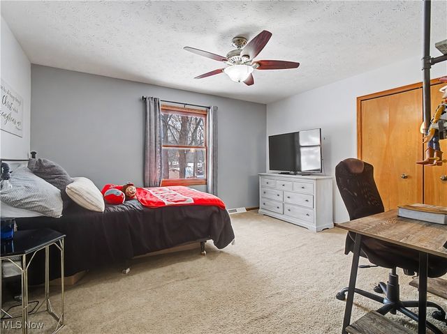 8538 Wedgewood Court, Olmsted Twp, OH 44138