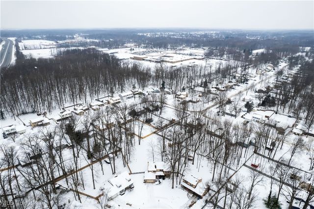 8538 Wedgewood Court, Olmsted Twp, OH 44138