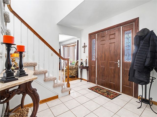 8538 Wedgewood Court, Olmsted Twp, OH 44138