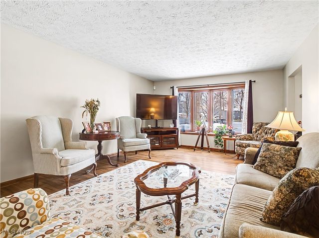 8538 Wedgewood Court, Olmsted Twp, OH 44138