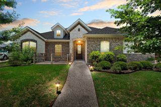 415 Sagebrush Lane, Mcgregor, TX 76657