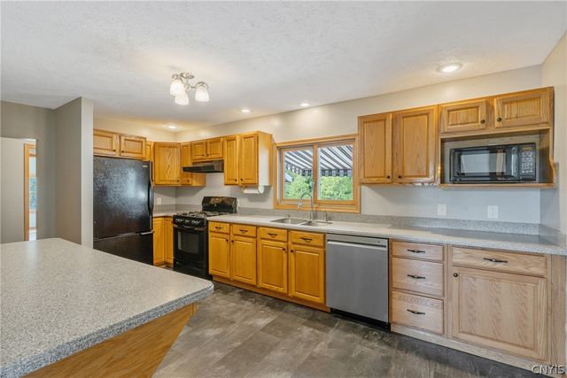 661 County Route 11, West Monroe, NY 13167