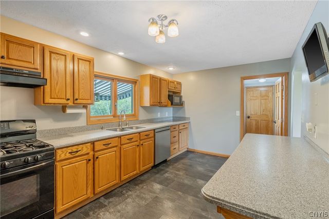 661 County Route 11, West Monroe, NY 13167