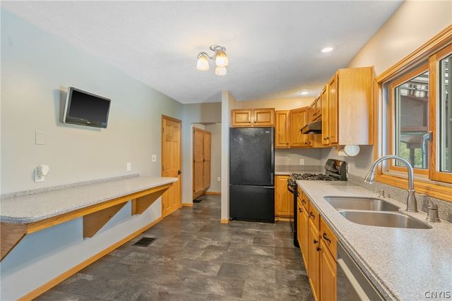 661 County Route 11, West Monroe, NY 13167