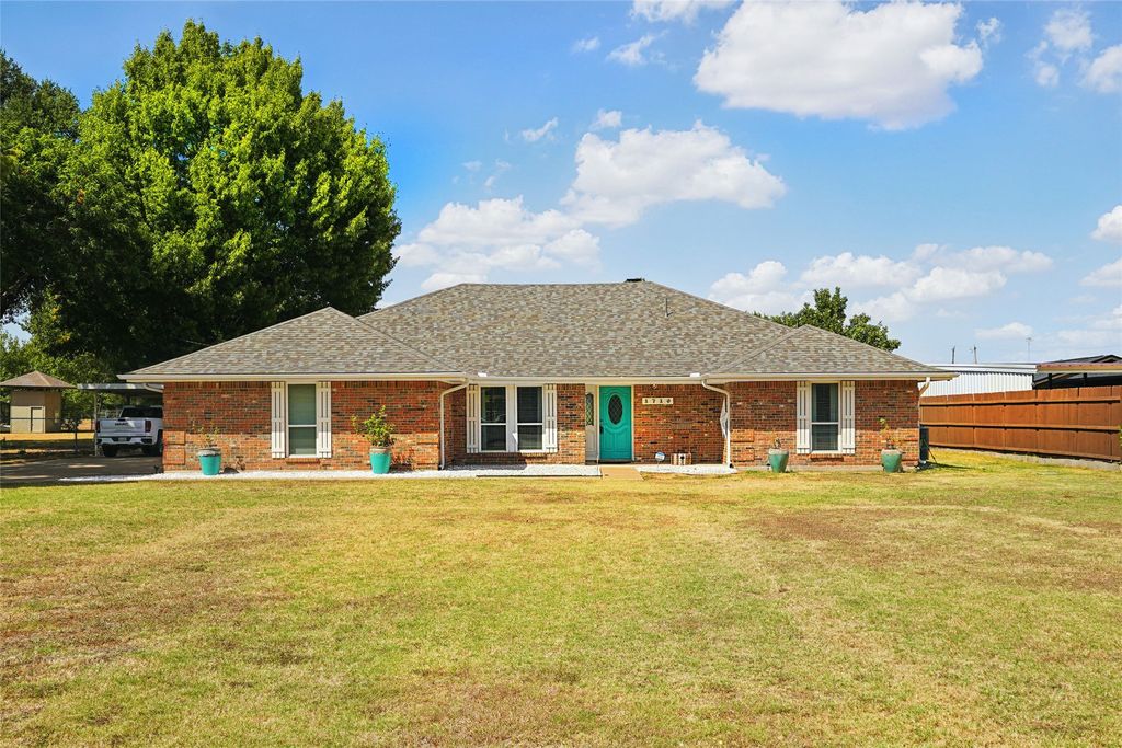 1710 Vineyard Road, Grand Prairie, TX 75052 — exterior