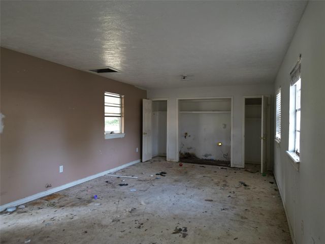 614 Pine Circle, Pasadena, TX 77586