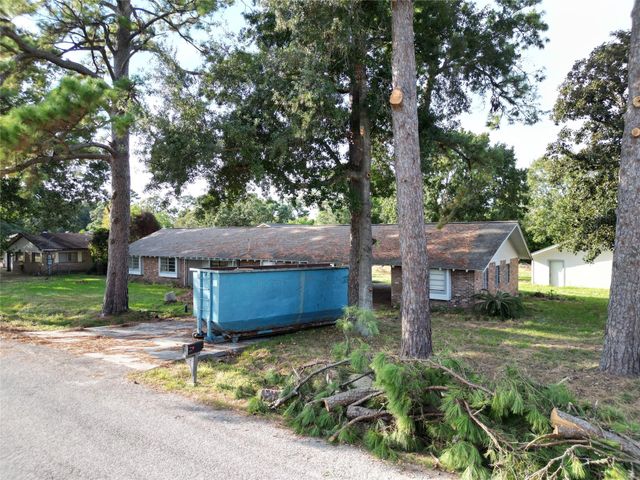 614 Pine Circle, Pasadena, TX 77586