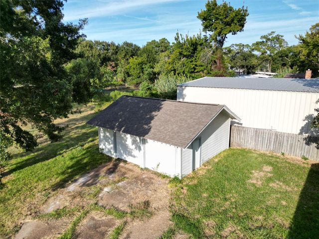 614 Pine Circle, Pasadena, TX 77586