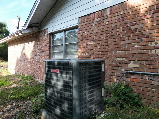614 Pine Circle, Pasadena, TX 77586
