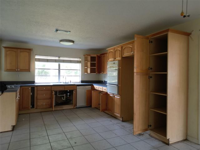 614 Pine Circle, Pasadena, TX 77586