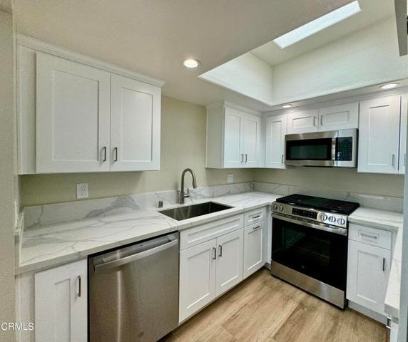 5222 Longfellow Way, Oxnard, CA 93033