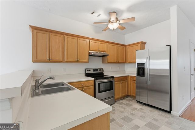 2818 Village Trc, East Point, GA 30344