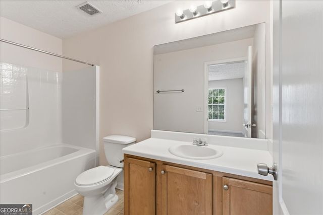 2818 Village Trc, East Point, GA 30344