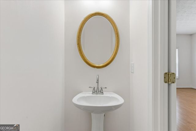 2818 Village Trc, East Point, GA 30344