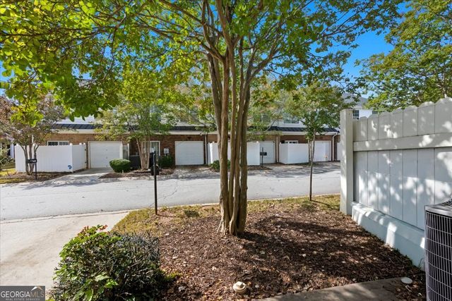 2818 Village Trc, East Point, GA 30344