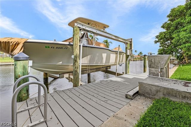 4614 SE 1st PL, Cape Coral, FL 33904