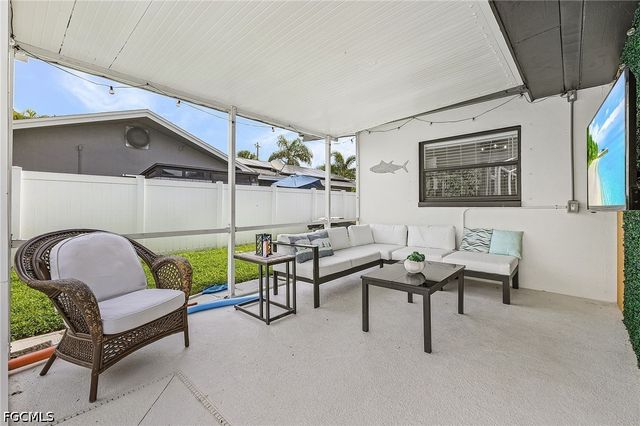 4614 SE 1st PL, Cape Coral, FL 33904