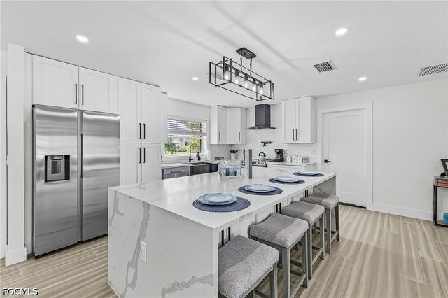 4614 SE 1st PL, Cape Coral, FL 33904